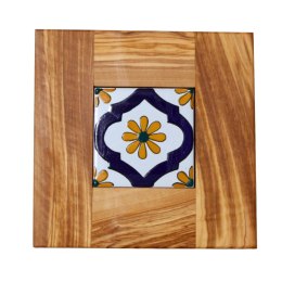 Deska z drewna oliwnego do krojenia serwowania wzór 6 22x22cm